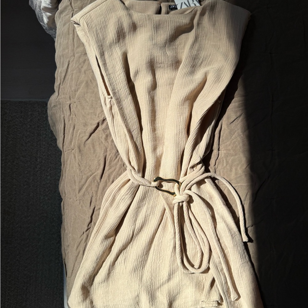 Elegant Cream Sleeveless Dress